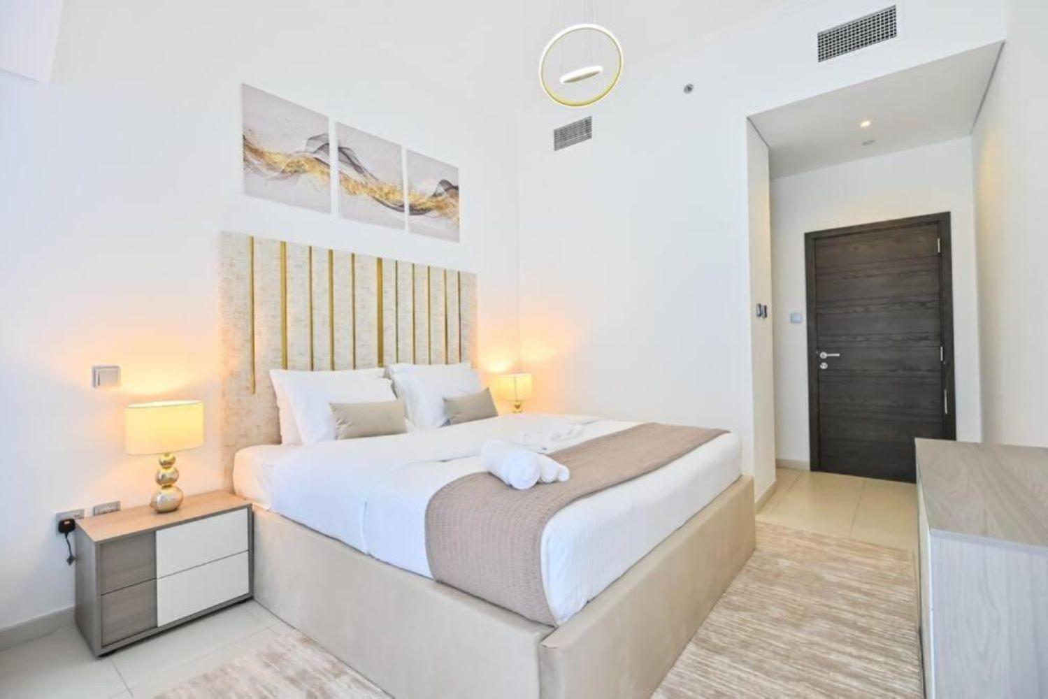 Iconic Sea View Marina - Lux New